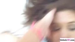 Jouer Le calde adolescenti lesbiche Ariana Grand e Tara Morgan fanno sesso bollente con la loro fidanzata con leccate di figa rasata e piacere orale