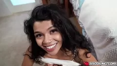 Afspelen Tienerstiefbroers en -zussen genieten van een stomende ochtendneuk voor het ontbijt met grote lul Donnie Rock en brunette Harley Haze