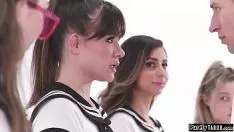 Reproducir Se folla a su colega que tiene un gran culo