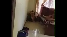 Reproduzir Uma história real de um casal fazendo sexo com sua babá