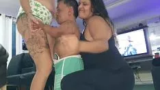 Redare Piticul Porno Da Muie Si Fute In Draci Aceste Tarfe Inalte Si Sexy