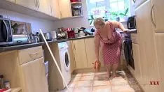 Reproduzir Você fode na cozinha com a boca