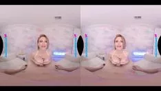 Reproduzir Bucetinha morena com seios pequenos e lindos que esfrega bem no pau da amiga