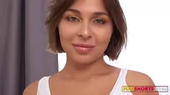 Odtwórz Brunetka Euro Babe Dostaje Anal i Głębokie Gardło Podczas Ostrego Spotkania