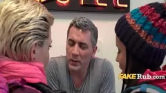 Oynat Kaşımı Screts: Euro Teen üçlü fantezi sevimli sarışın ve esmer
