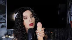 Jouer Femdom tedesco Cuckold Asmr con Lou Nesbit e Lia Louise