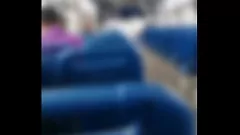 Oynat Büyük Memeli Genç Halkın İçinde Kendine Dokunmaya Dayanamıyor, Sonunda Bir Boşalmayla Bitiyor
